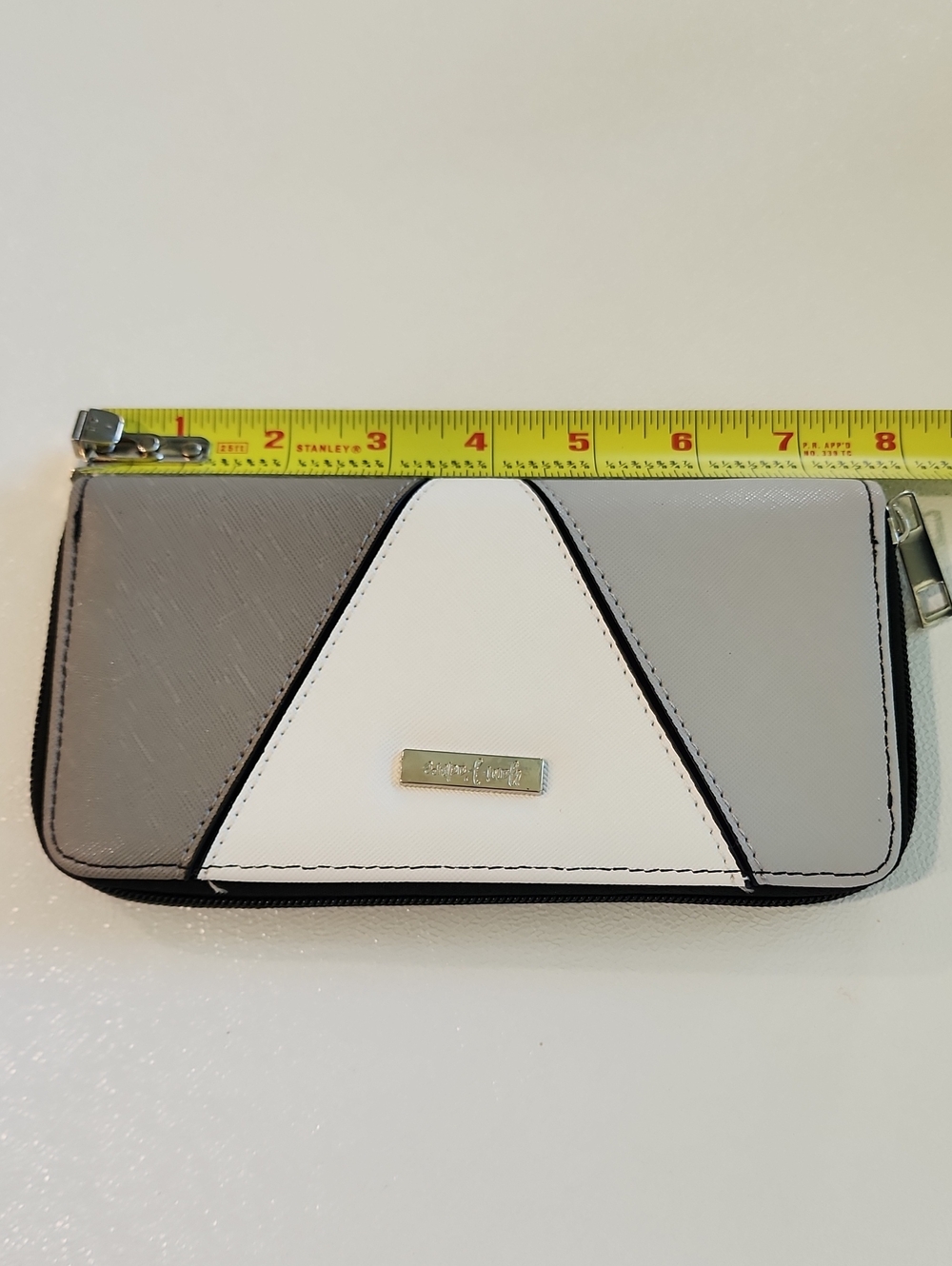 Yani J'adore White and Gray Zip Wallet with Metal Logo Plaque